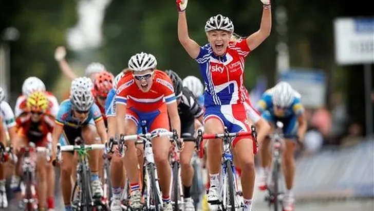 Bronzen Stricker stond er alleen voor in de sprint