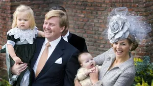 Máxima en andere royals met bloementooien