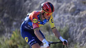 Tadej Pogačar en Mathieu van der Poel zetten vorig jaar de toon in Milaan-Sanremo. Een van de renners die hen zouden kunnen volgen op de Cipressa, is Mads Pedersen.