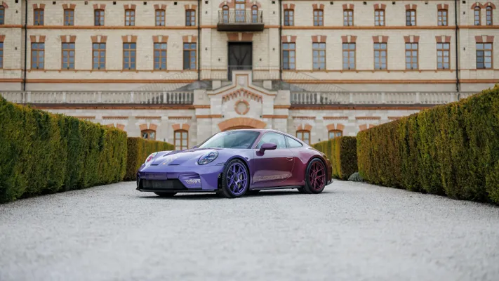 De speciaal ontworpen GT3 ter ere van het vijftienjarig jubileum van Porsche in Moldavië.