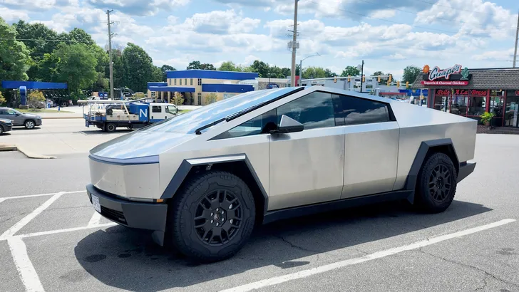 Politie Las Vegas krijgt vloot van 10 Tesla Cybertrucks cadeau van tech-investeerder Ben Horowitz