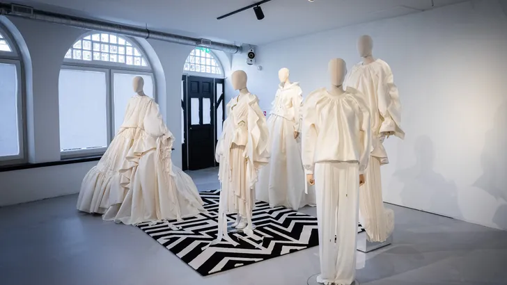 Claes Iversen toont nieuwe couturecollectie