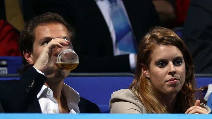 Brekend: prinses Beatrice en Dave Clark uit elkaar