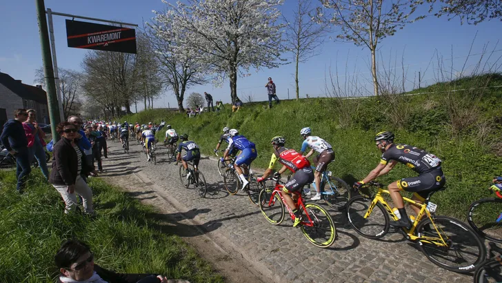 UPDATE Ronde van Vlaanderen: Sagan gaat op Taaienberg, Boonen kettingprobleem