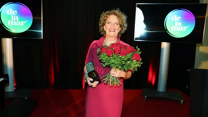 Brigitte Kaandorp wint de Johan Kaart Prijs