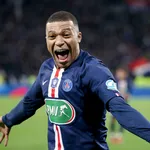 Kylian Mbappé is nog steeds een fortuin waard, ook na de crisis.