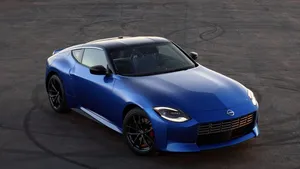 Officieel: Nissan Z met twin turbo V6 en handbak