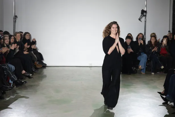 Nederlandse Max Zara Sterck debuteert als eerste Nederlandse vrouwelijke ontwerper op Milan Fashion Wee