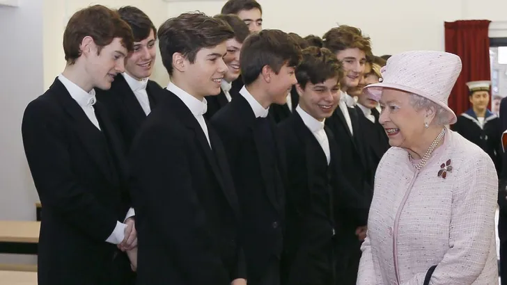 Neefje Queen trakteert op nieuwe sexy foto's