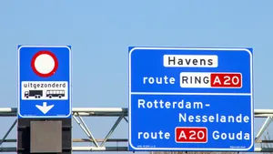 Op 7-jarige leeftijd ontdekt hij een fout op een verkeersbord die niemand eerder had gezien