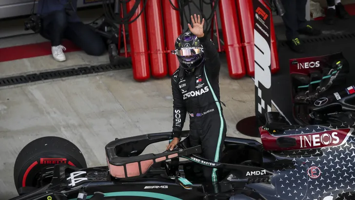 'Hamilton tekent Mercedes contract tot 2023'