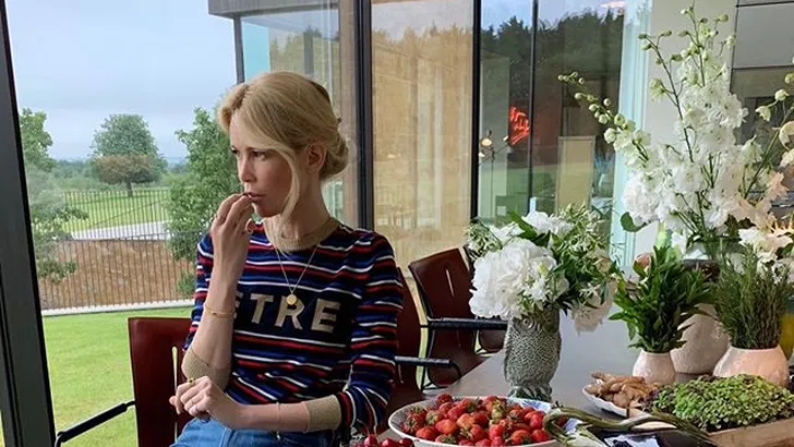 Claudia Schiffer roemt Karl Lagerfeld