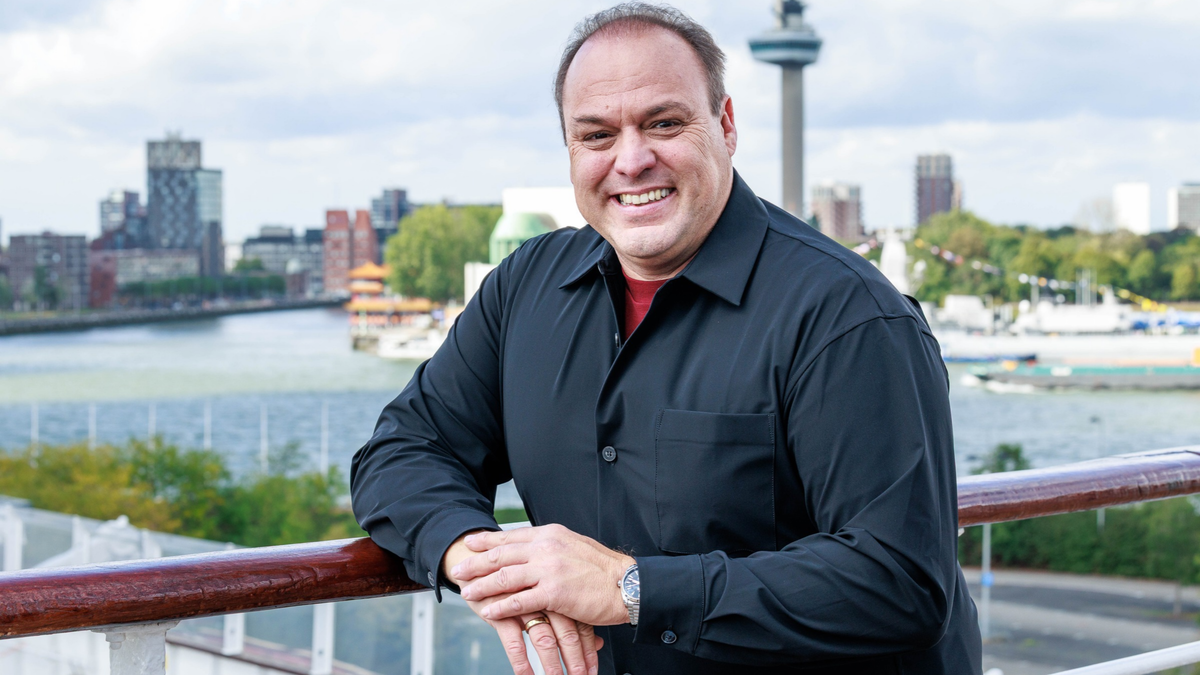 Frans Bauer nam gezin mee naar woonwagen zonder toilet: 'Je moet niet vergeten waar je vandaan komt'