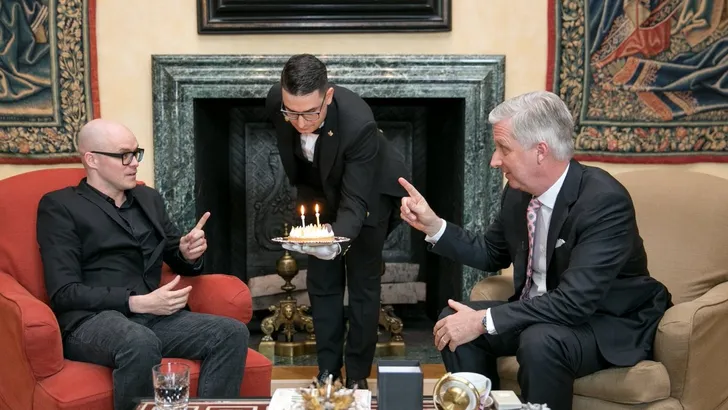 Koning Filip krijgt komiek Philippe Geubels op bezoek