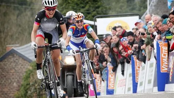 Stevens verspert Vos de weg in Waalse Pijl
