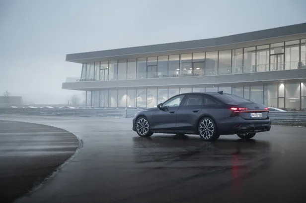 Audi A6 with the new V6 TDI engine: 3.0-liter displacement, 220 kW (299 hp) output. Mild-hybrid technology with an electrically driven compressor ensures quick response and high efficiency.