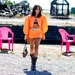 oranje outfit vrouw streetwear Copenhagen