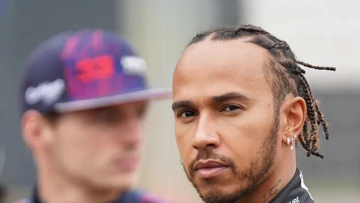 Hamilton berust zich: 'Verstappen gaat geen fouten maken'