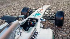 Lewis Hamilton's F1-bolide breekt veilingrecord 