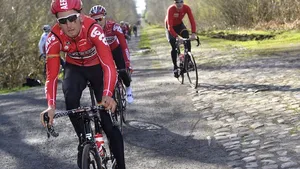 Onfortuinlijke Benoot start in Parijs-Roubaix