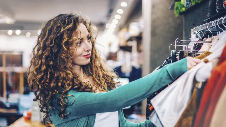 Dit zegt je kledingkleur over je persoonlijkheid