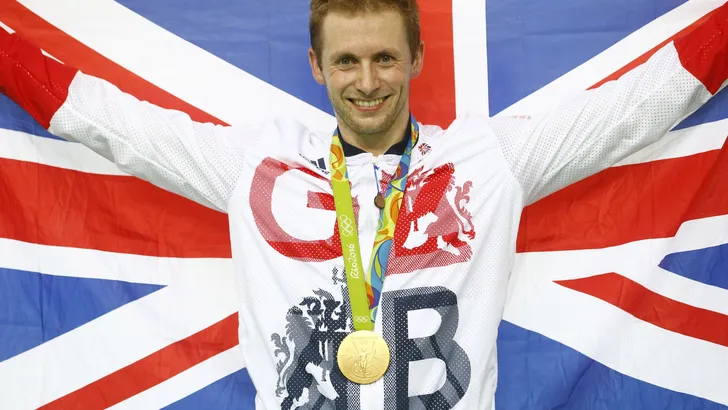 Jason Kenny komt terug van wielerpensioen; Shane Perkins mag verder als Rus 