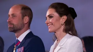 Prins William en Kate Middleton tijdens een concert op de Horse Guards Parade in Londen ter afsluiting van de 80e verjaardag van de herdenkingen van Bevrijdingsdag in het Verenigd Koninkrijk