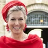 Royal lady in red: Máxima straalt tijdens bezoek aan Friesland | Nouveau