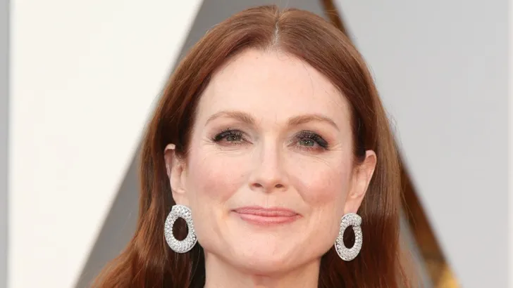 Get the beauty look: Julianne Moore