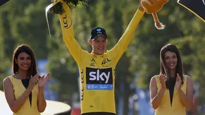 Froome wint Profronde van Surhuisterveen en klopt Mollema