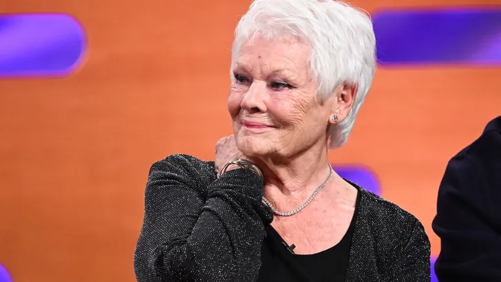 Judi Dench blaast vandaag 90 kaarsjes uit