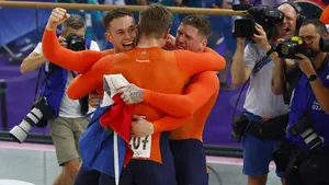 Teamsprinters pakken goud in Parijs