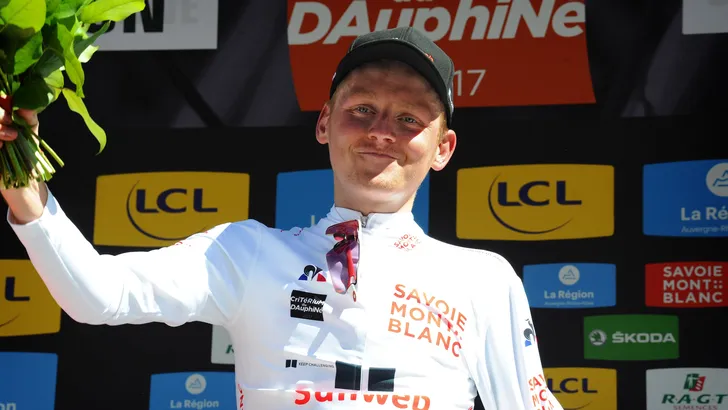 Eens of oneens: 'Sam Oomen kan het jongerenklassement in de Dauphiné winnen'
