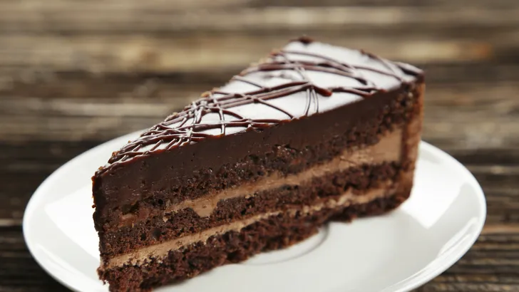 Goed nieuws! Chocoladetaart als ontbijt helpt bij afvallen