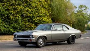 Man crasht zijn Chevy, moet inbreken om te overleven en doet 41 jaar later bij terugkomst een bijzondere ontdekking