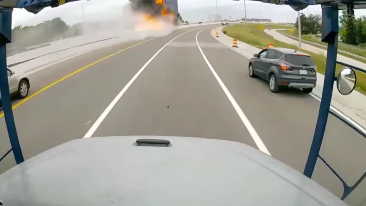 Amerikaanse tankwagen gaat in vlammen op (video)