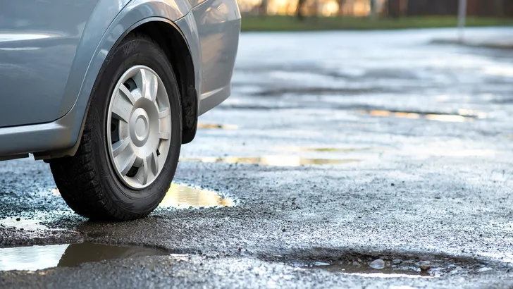 Duitse ADAC waarschuwt voor miljardenschade aan wegennet door aanhoudende vorst en dooi