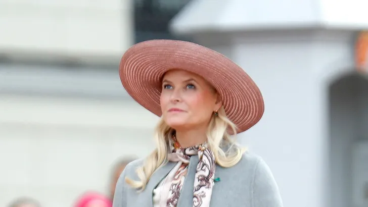 Mette-Marit Natan en Valentino 