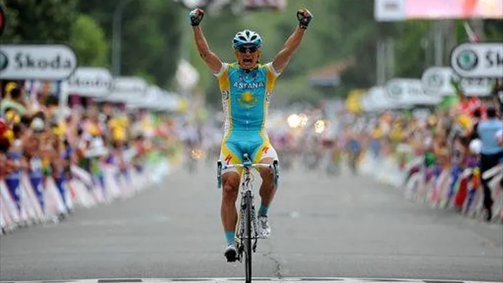 TOUR: Vinokourov pakt toch nog zijn overwinning