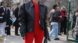 Vrouw met stijlvolle look.