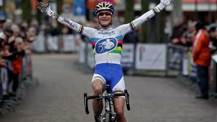 Vos en Peeters winnen in Surhuisterveen