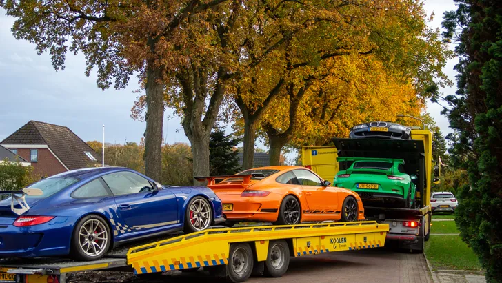 Topcollectie Porsches in beslag genomen in Drenthe