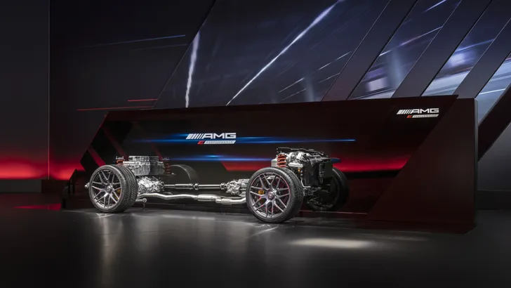 Mercedes-AMG onthult hybride viercilinder en V8 aandrijflijn