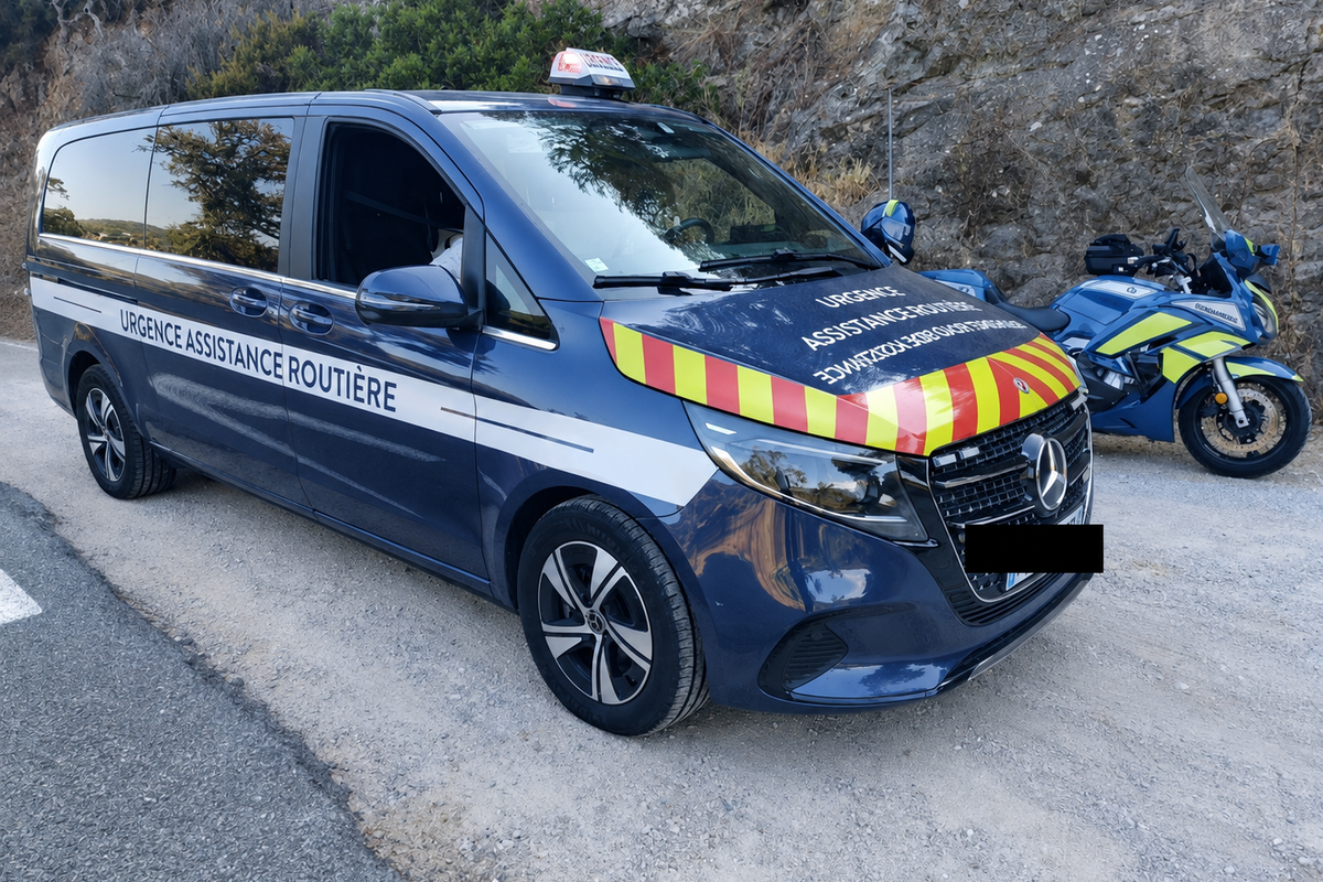 Deze taxi leek bij Saint-Tropez nét iets te veel op een politieauto, en de politie kon daar niet om 