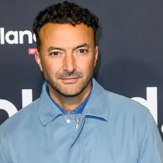 Nasrdin Dchar openhartig over zware paniekaanvallen: ‘Ik dacht dat ik elk moment kon sterven’