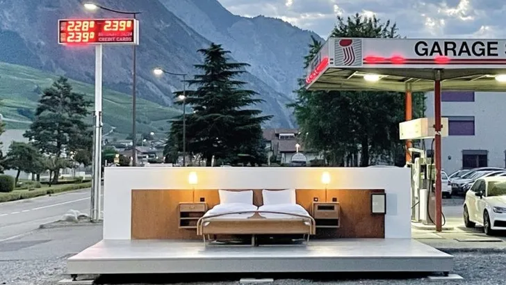 Zou jij 325 euro betalen voor een hotelsuite zonder muren en dak? 