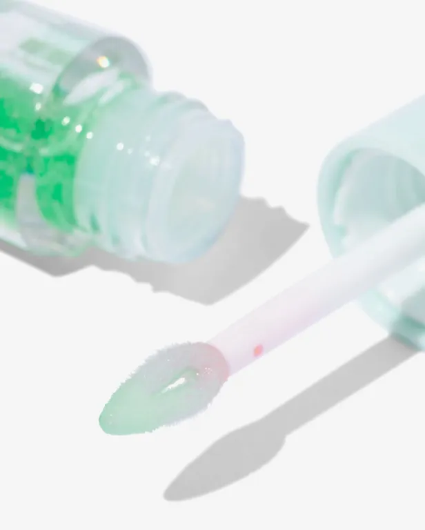 De lipolie van HEMA lijkt groen, maar zorgt voor de perfecte roze tint die uniek is voor jou.