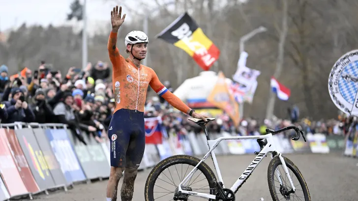 van der poel juicht bij wk veldrijden