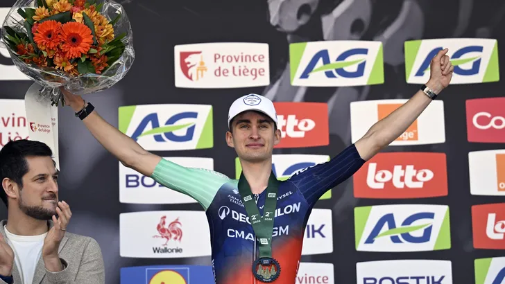 Paul Seixas deed wat niemand eerder deed de voorbije drie jaar: Tadej Pogacar volgen op La Redoute. Op de Roche-aux-Faucons moest hij lossen, maar de Fransman presenteerde zich definitief als dé uitdager van Pogacar.