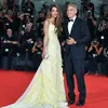 Amal Clooney straalt bij Filmfestival van Venetië | Beau Monde